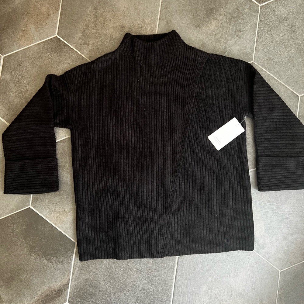 NWT Athleta Cashmere / Merino Wool Azalea Sweater.
